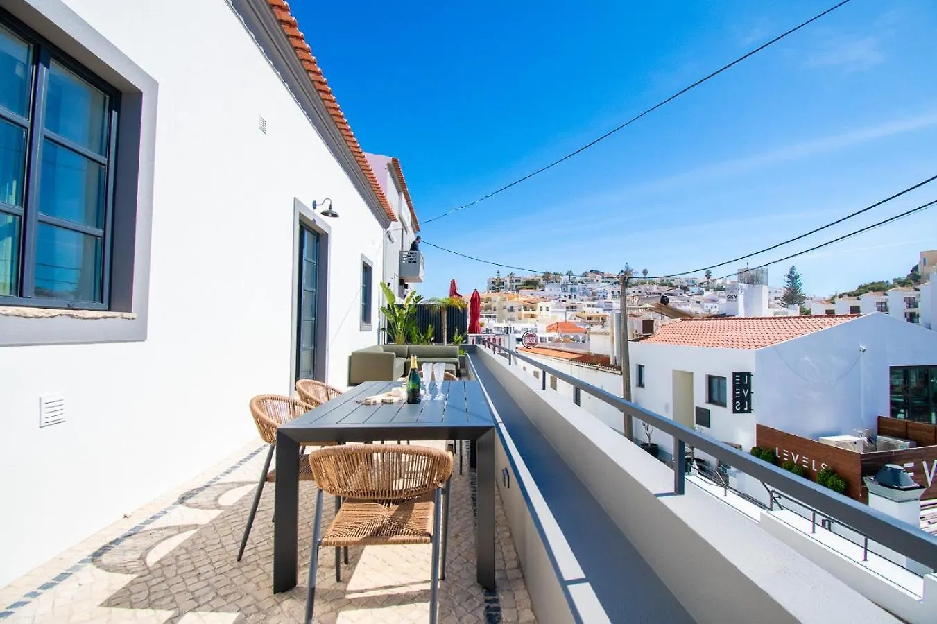 Queen Of The Bay Pearl Of Carvoeiro